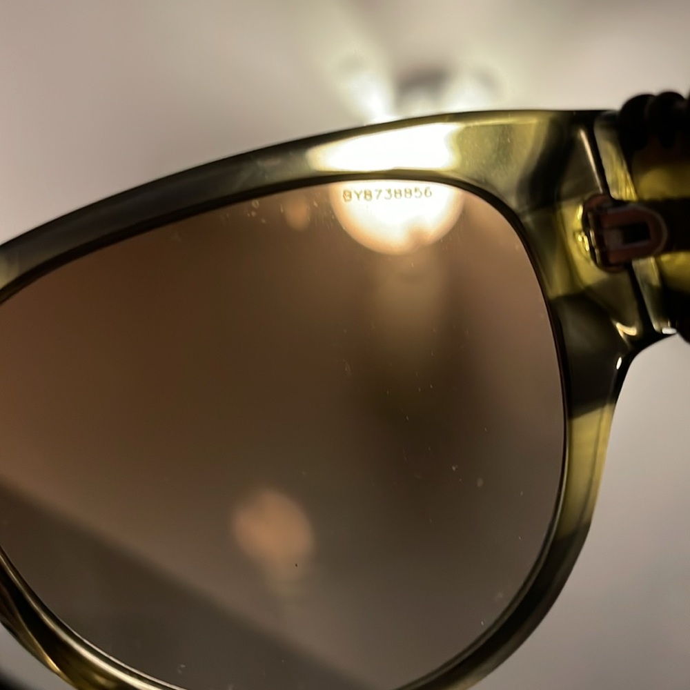 NIB WOMENS BURBERRY SUNGLASSES - Picture 7 of 10